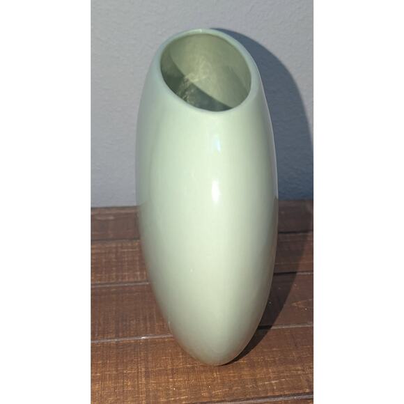 Vintage Ceramic Pottery Oval Mint Green Vase Marked Made In USA 6.75 inches tall - Picture 2 of 5